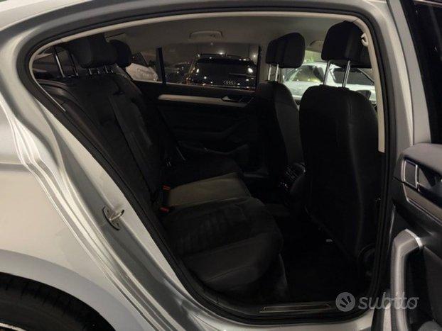 VOLKSWAGEN Passat 2.0 TDI 150CV HIGHLINE BERLINA