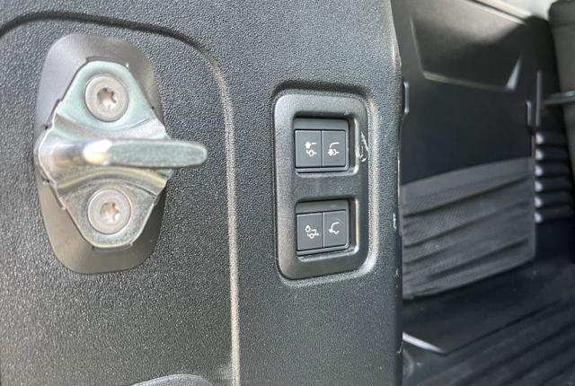 LAND ROVER Defender 110 3.0D I6 250 CV AWD Auto XS Edition (N1)