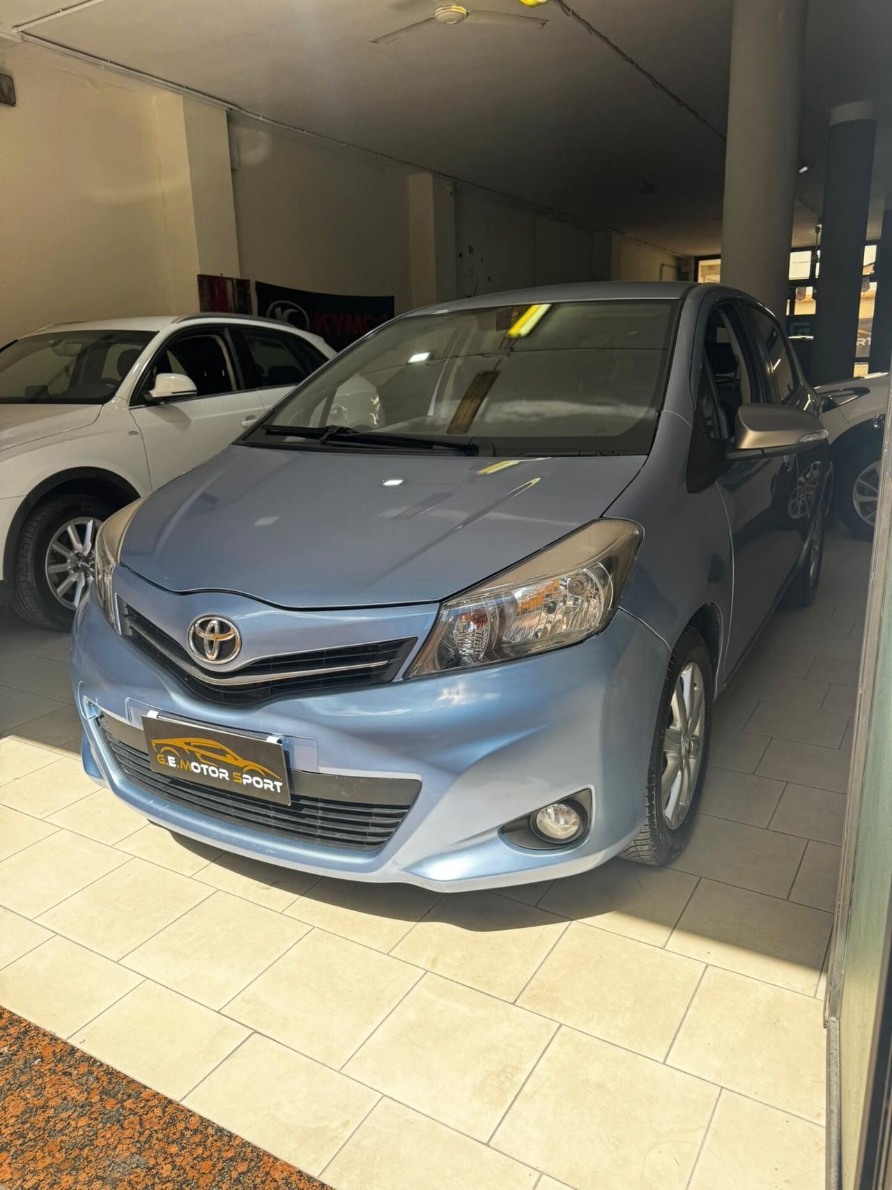 Toyota Yaris 1.0 5 porte Lounge