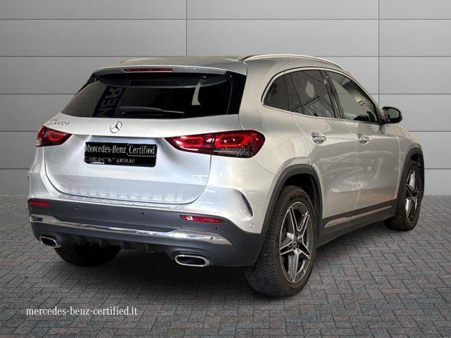 MERCEDES-BENZ GLA 180 d Automatic Premium