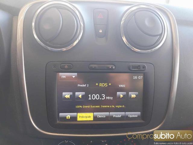 DACIA Sandero 1.2 75CV Serie Speciale Lauréate Family