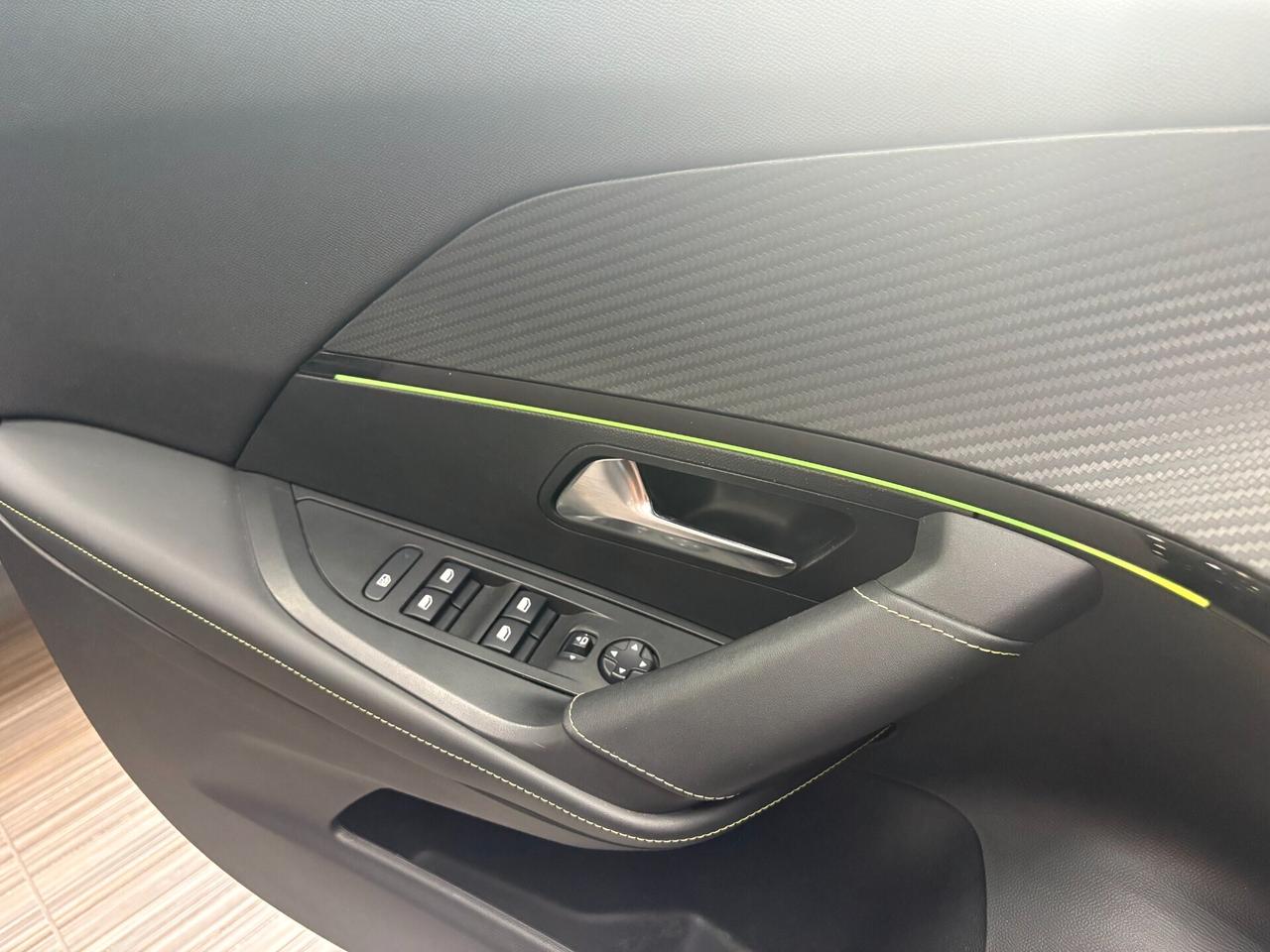Peugeot 2008 1.5 Bluehdi 130cv EAT8 Automatica GT Line ITALIANA
