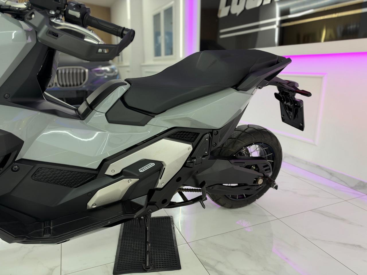Honda X-ADV 750 DCT Special Color