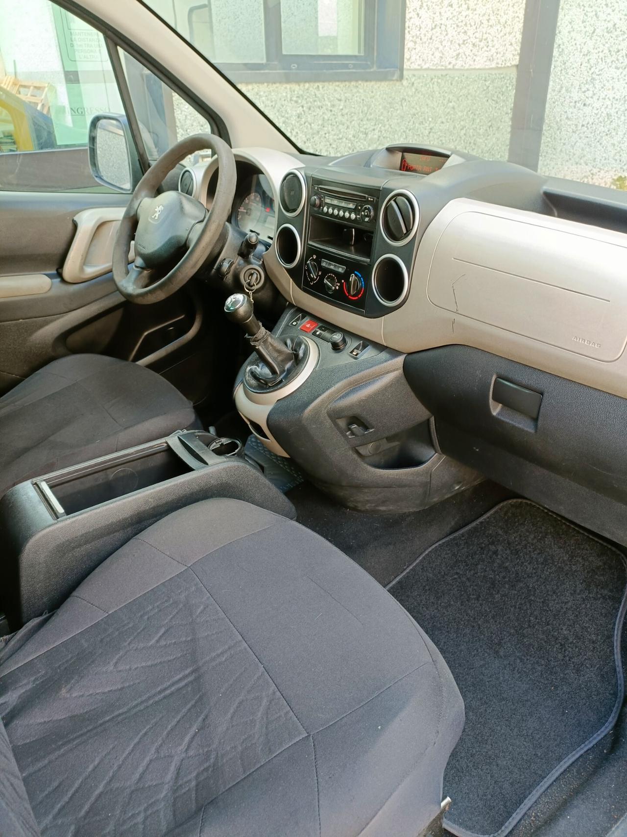 Peugeot Partner Tepee BlueHDi 100 Outdoor