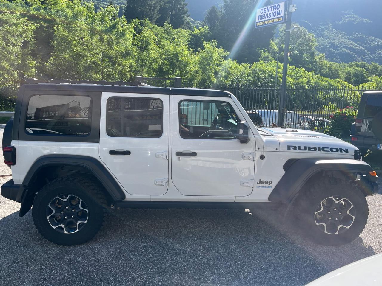 Jeep Wrangler 4xe Rubicon rock’s