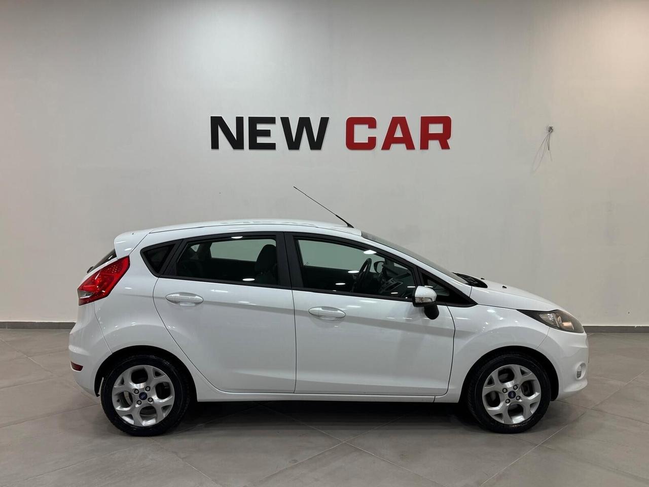 Ford Fiesta 1.4 TDCi 70CV 5 porte Titanium