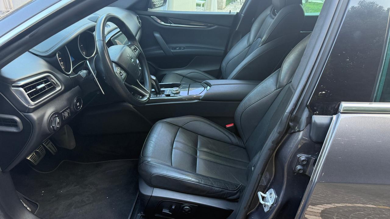 Maserati Ghibli V6 Diesel Gransport TETTO