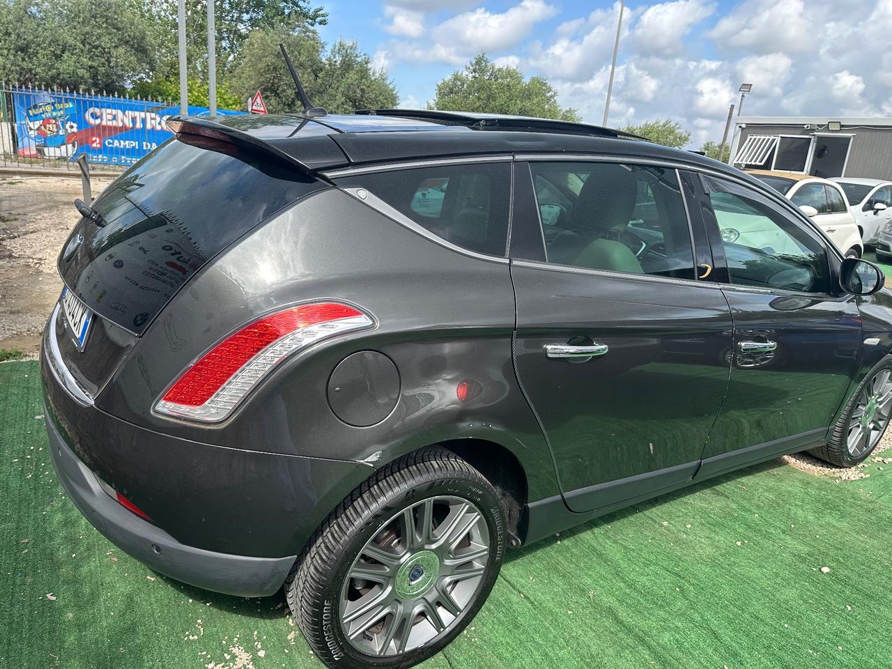 Lancia Delta 1.9 diesel 2010 TETTO APRIBILE GARNTITA
