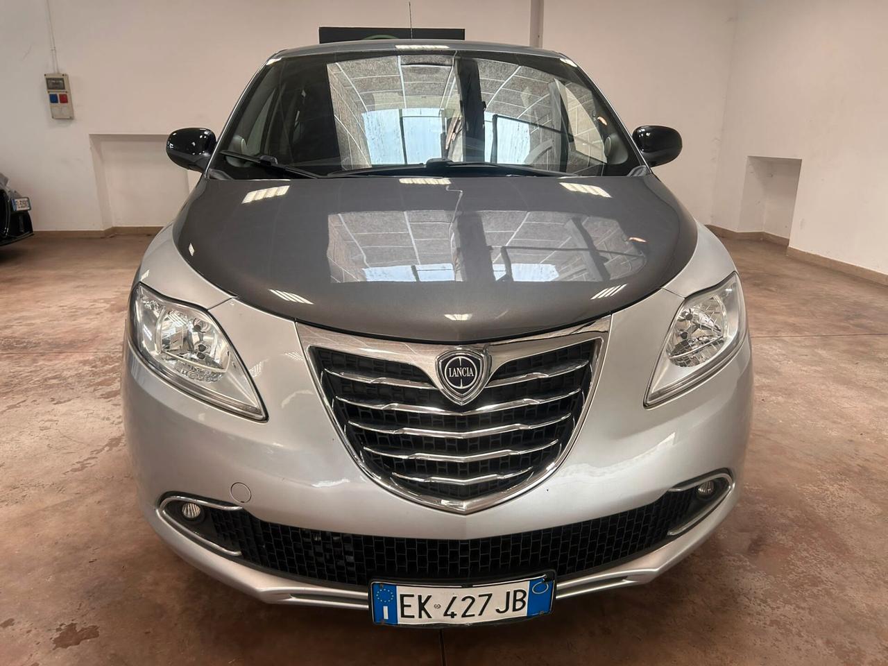 Lancia Ypsilon 1.2 69 CV 5 porte S&S Platinum