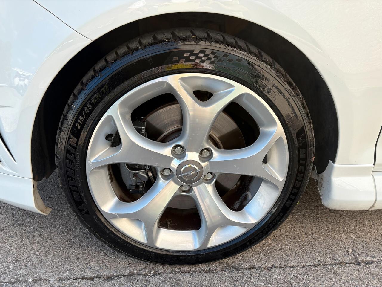 Opel Corsa 1.6 T 192CV 3 porte OPC