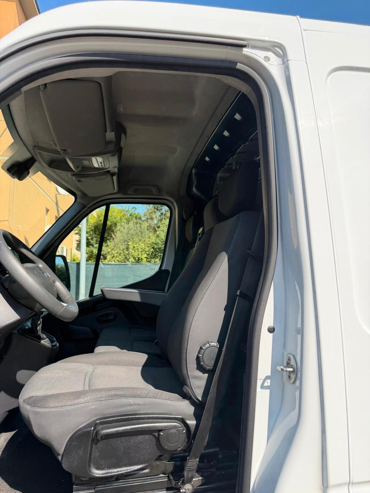Renault Master T35 2.3 dCi/135 - 12 MESI DI GARANZIA -