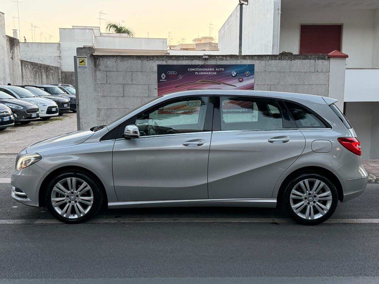 MercedesBenz B 200 CDI Premium NAVI CAMERA - 2014