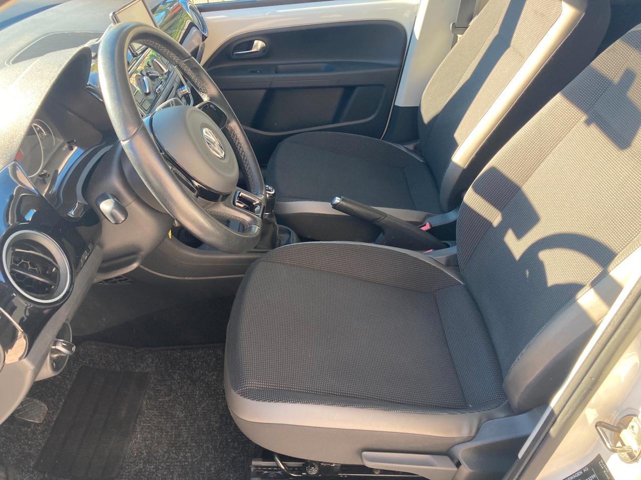 Volkswagen High UP! 1.0 75 CV 5p.