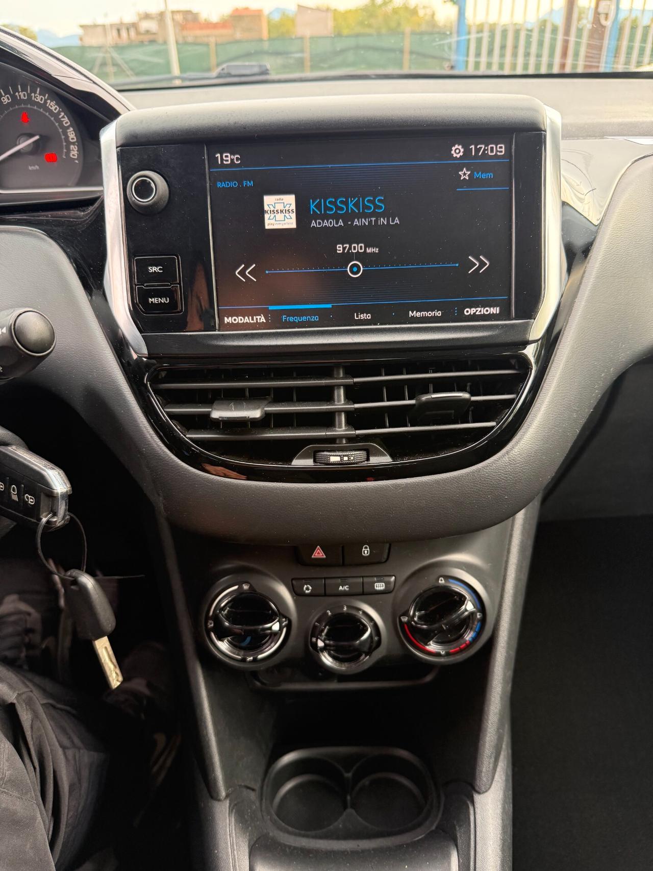 Peugeot 208 - 1.2 68 cv 5 porte - 2017