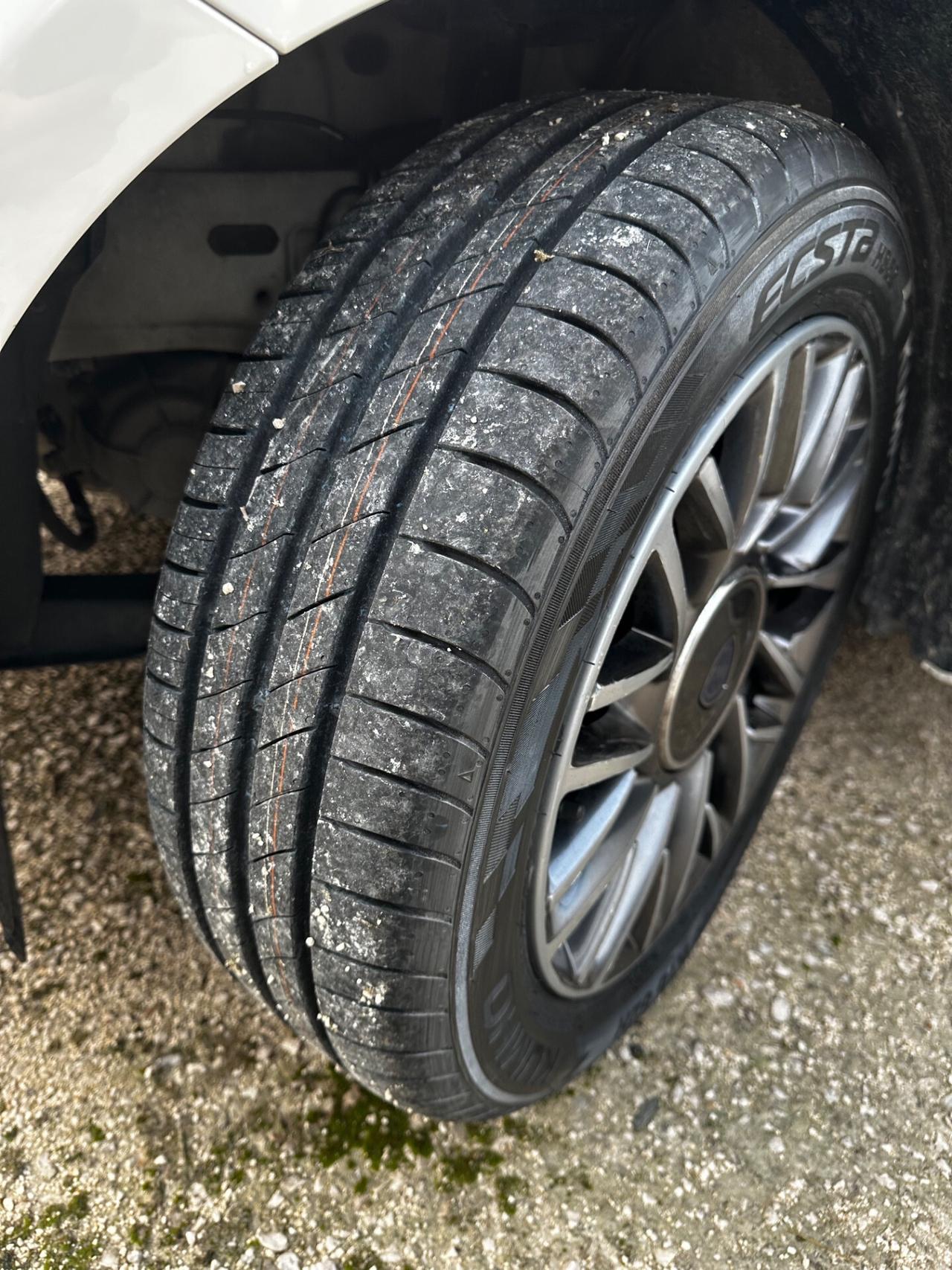 Lancia Ypsilon 1.0 FireFly 5 porte S&S Hybrid Platino