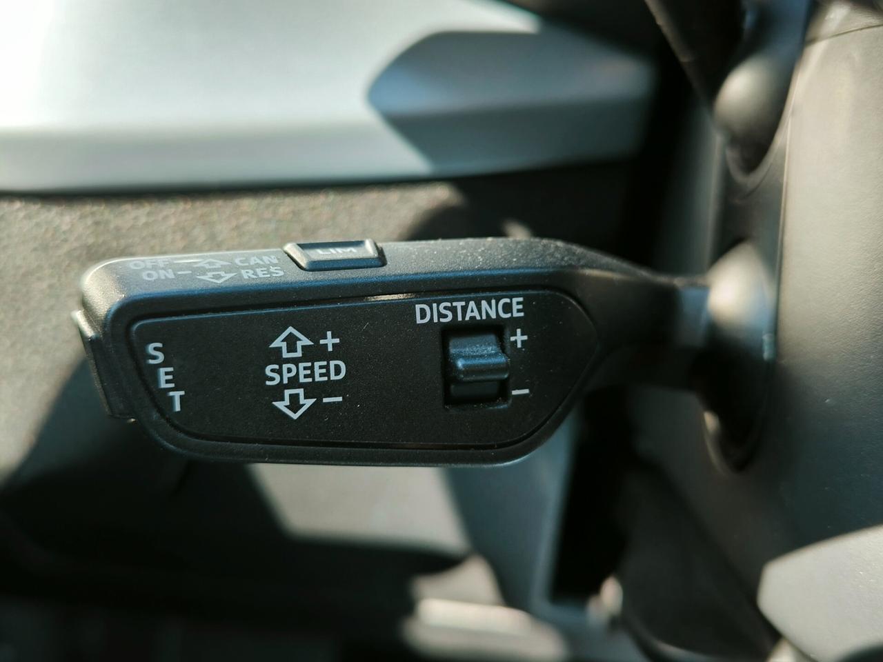 Audi Q2 30 TDI S line Edition