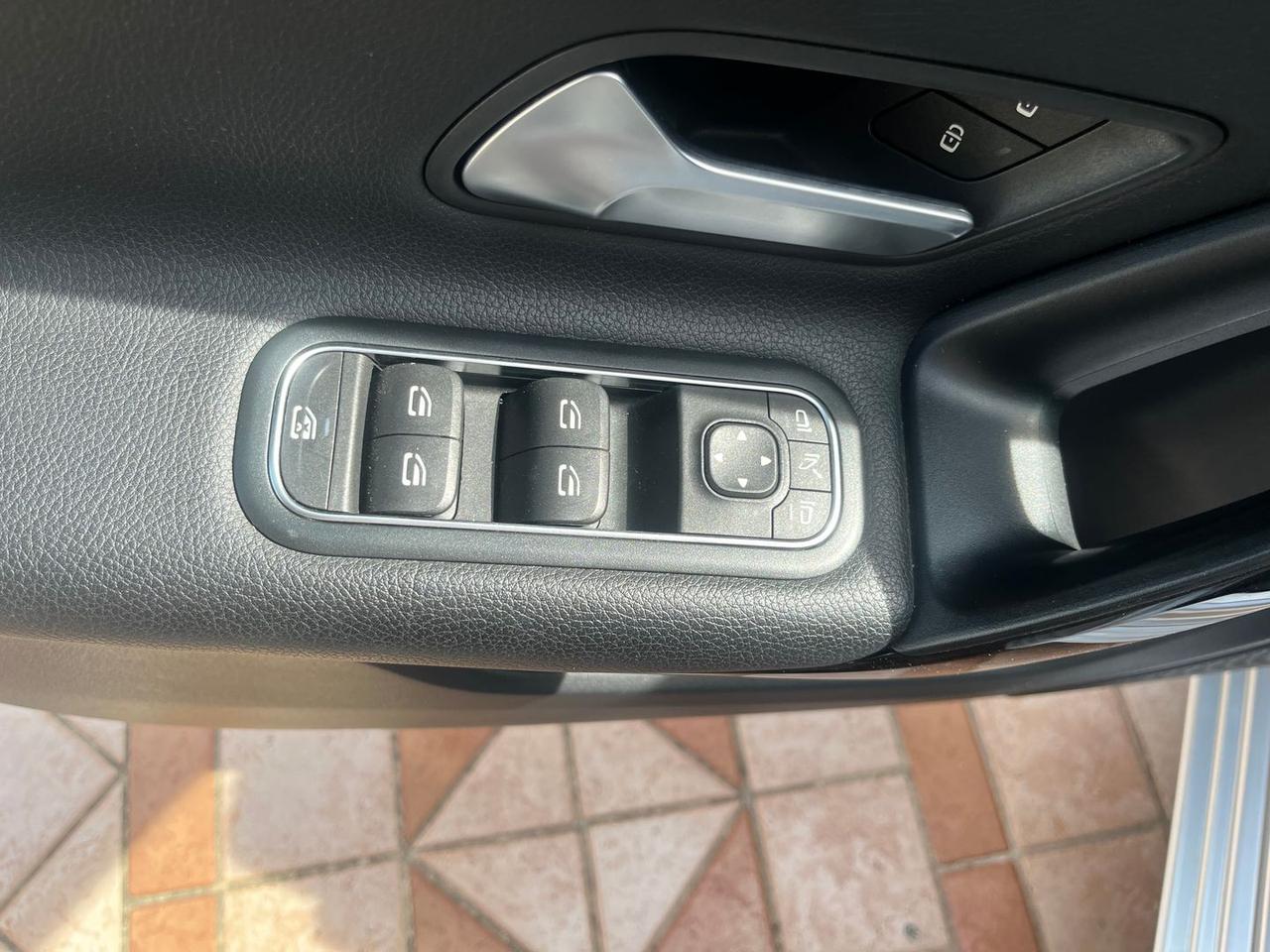 Mercedes-Benz A 180 PREMIUM #50060