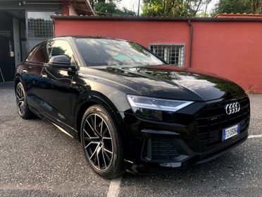 Audi Q8 50 TDI 286 CV quattro S LINE EDITION BLACK 22' TETTO PERMUTE E RATE