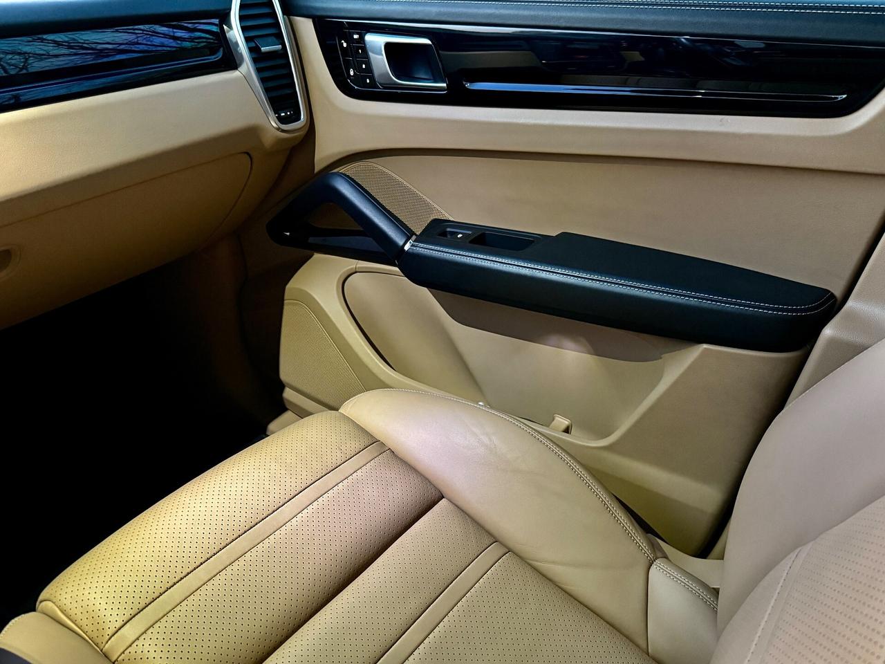 Porsche Cayenne 3.0 V6 - iva 22% compresa in garanzia