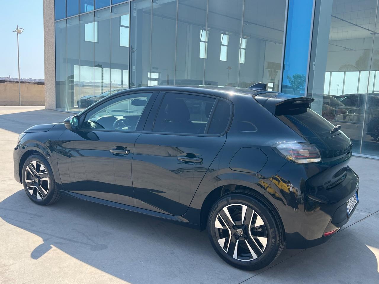 Peugeot 208 PureTech 100 5 porte Allure - possibilità noleggio no scoring