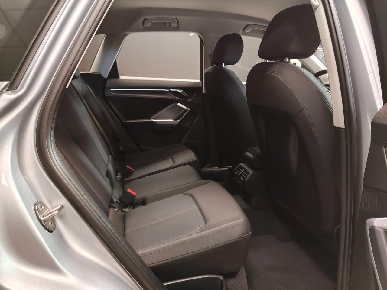 Audi Q3 35 TDI quattro Business Advanced