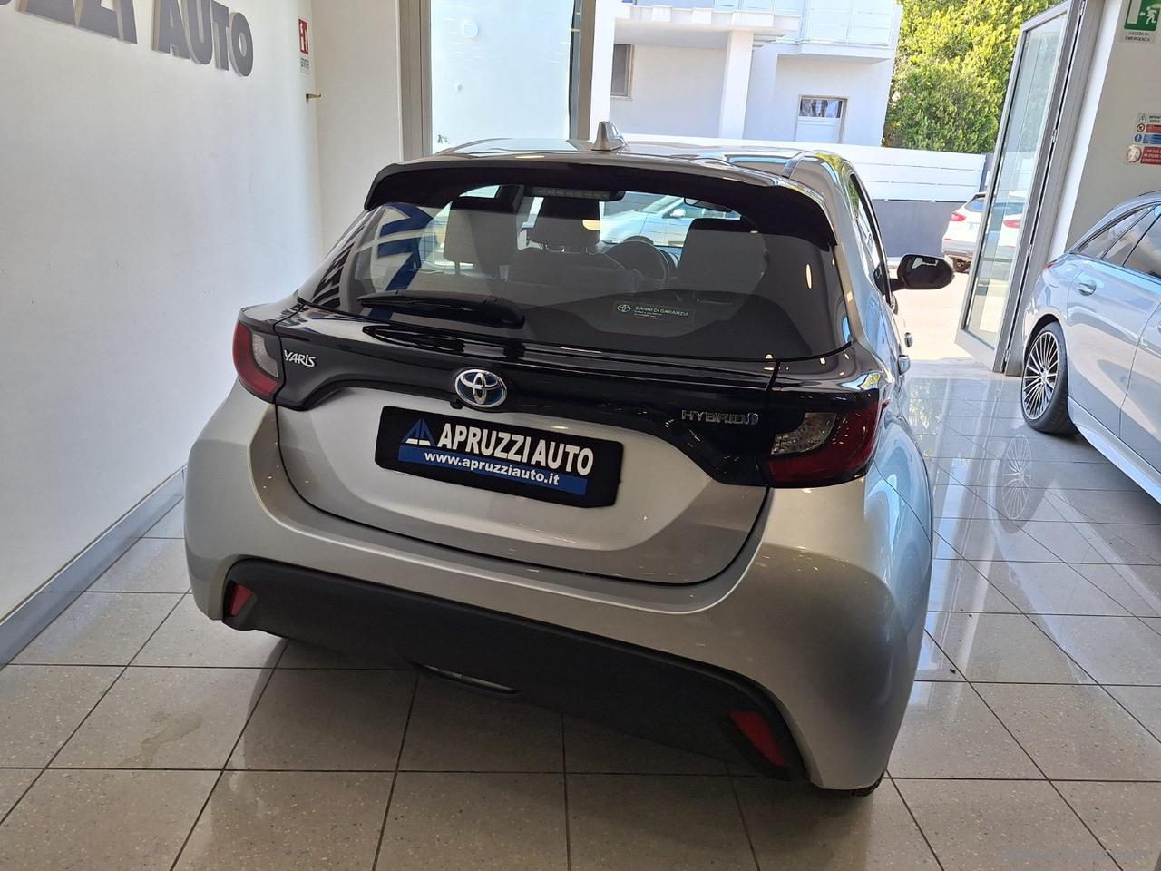 TOYOTA Yaris 1.5 Hybrid 5p. Business