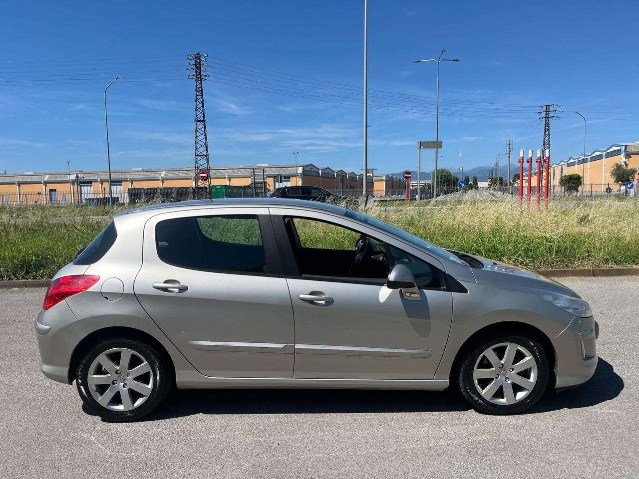 Peugeot 308 1.6 HDi 110CV 5p. Féline (6 Marce)