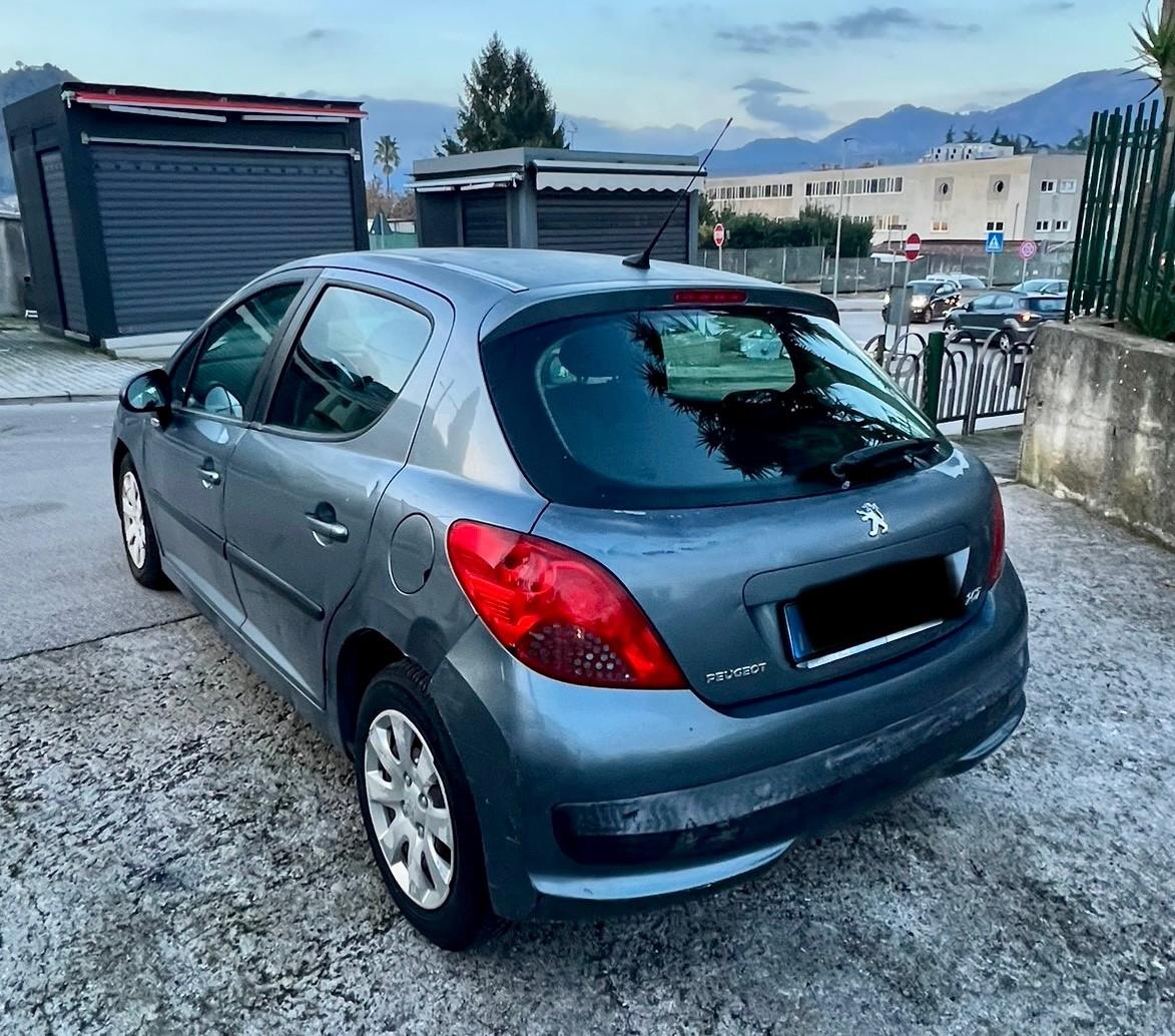 Peugeot 207 1.4 HDi 70CV 5p.