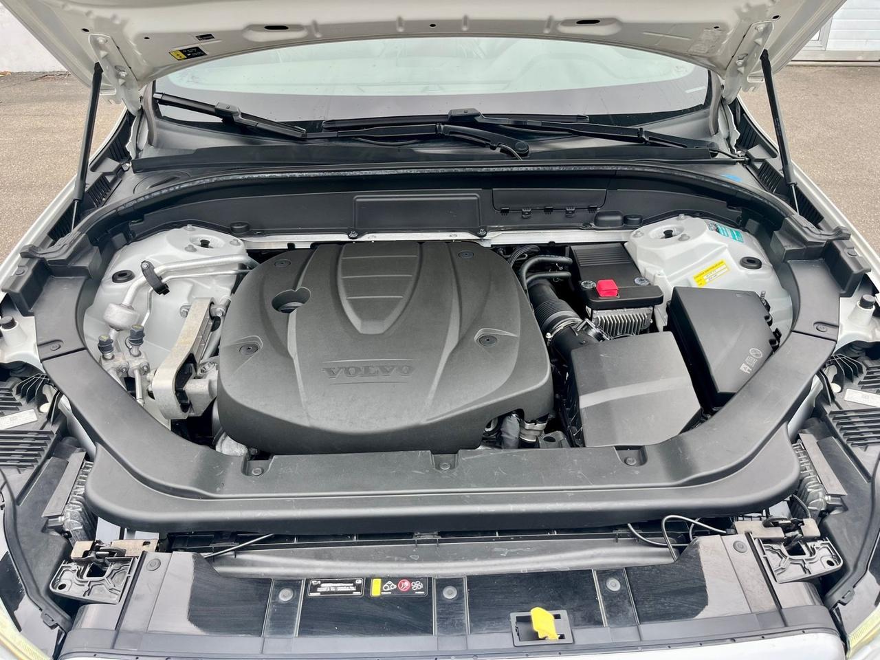 Volvo XC60 2.0d 4x4 R-Design 2018 139.000km perfetta