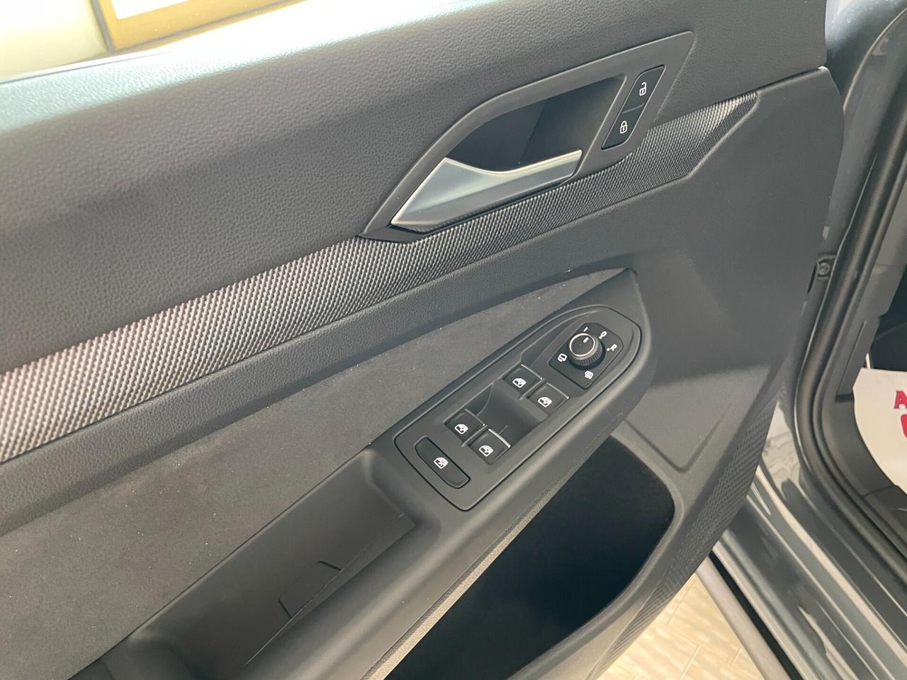 Volkswagen Golf 2.0 TDI 150 CV DSG R-Line Km0 Tetto aprib.