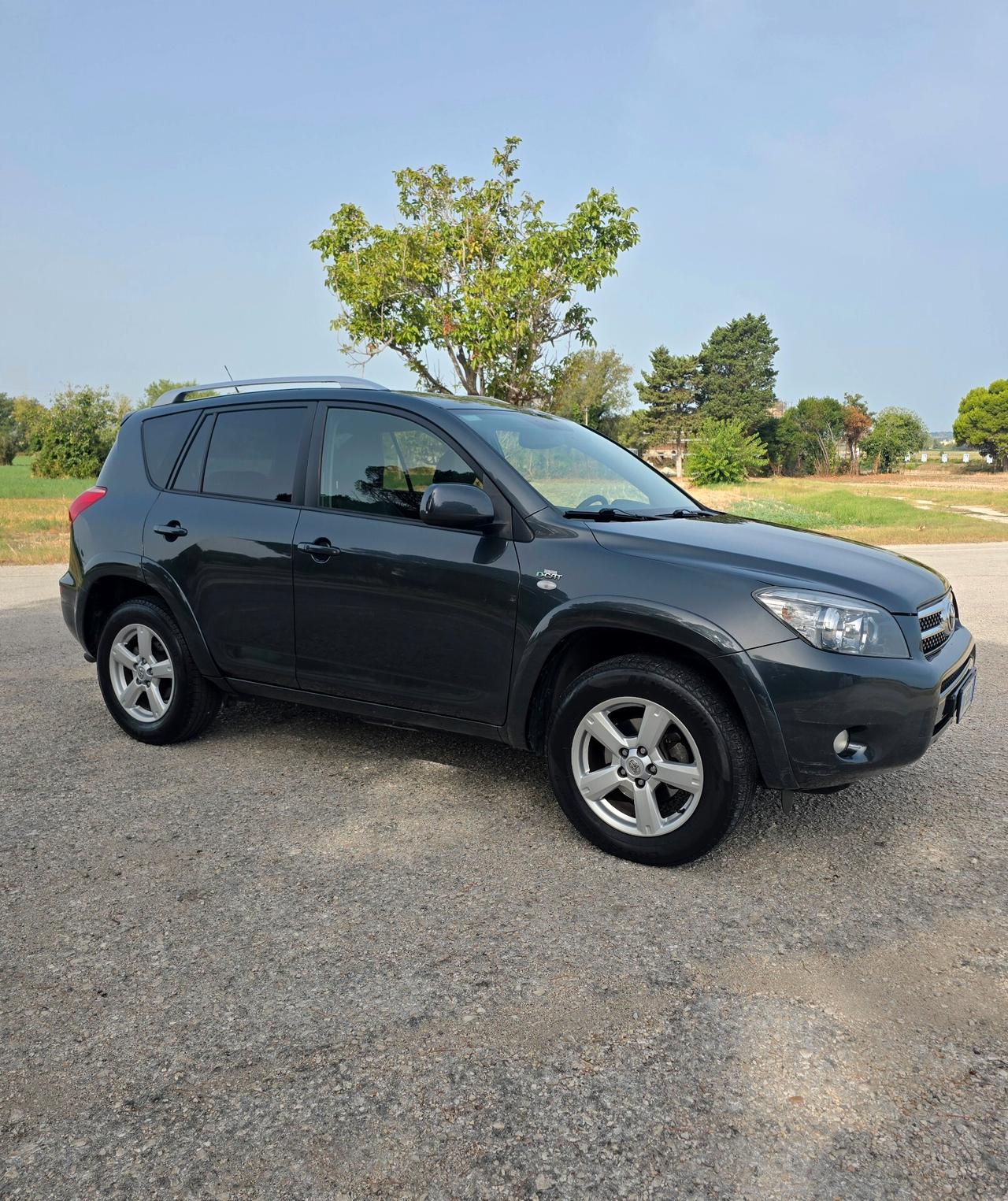 Toyota RAV 4 RAV4 2.2 D-4D 177 CV Luxury