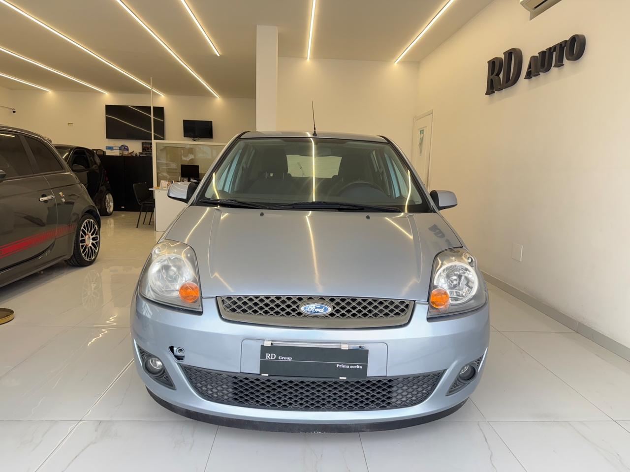 Ford fiesta 1.2 Benzina 5porte 75cv ok neopatentati