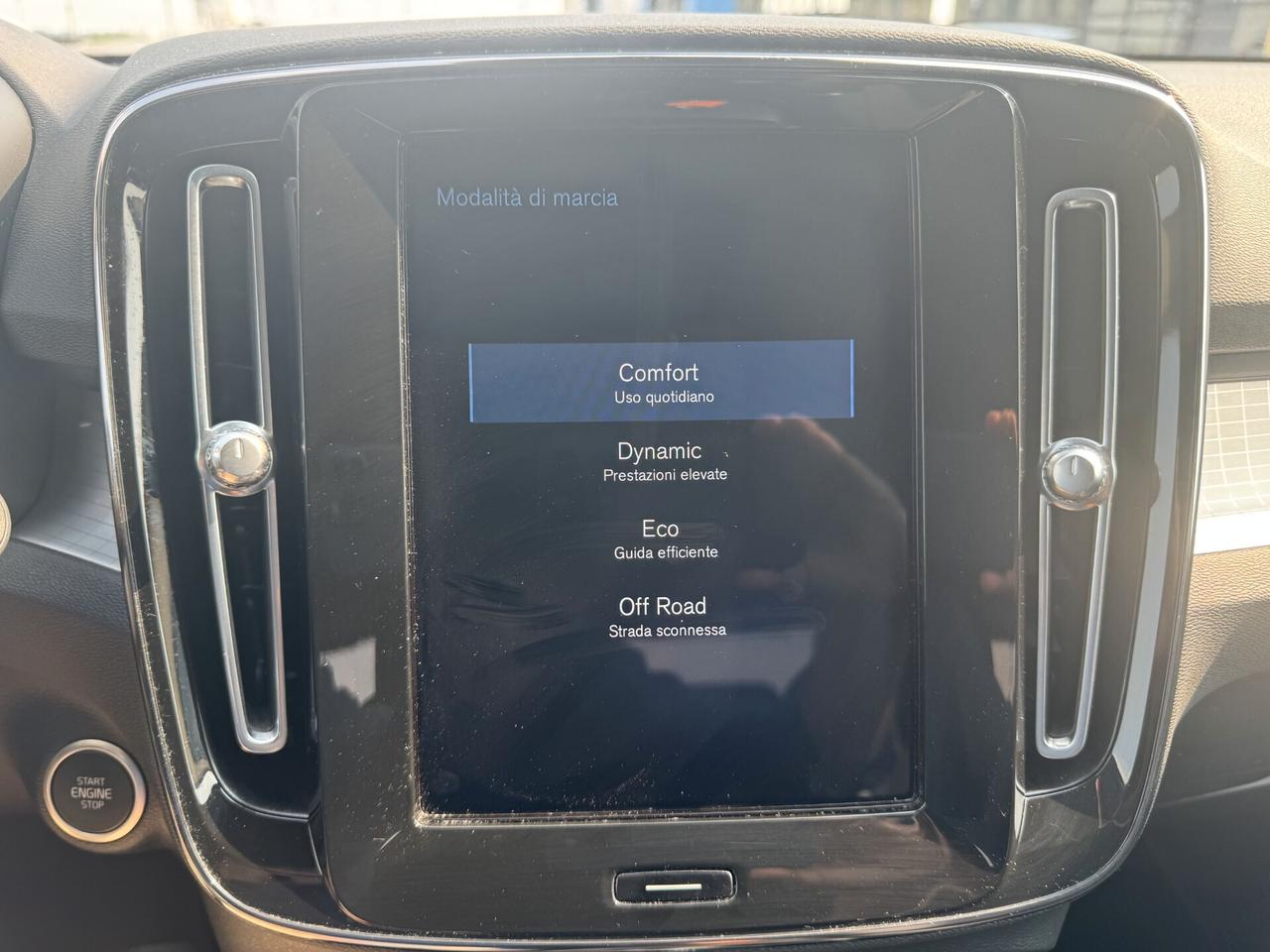 Volvo XC40 D4 AWD Momentum Pro 2.0 TDCi 190CV S&S