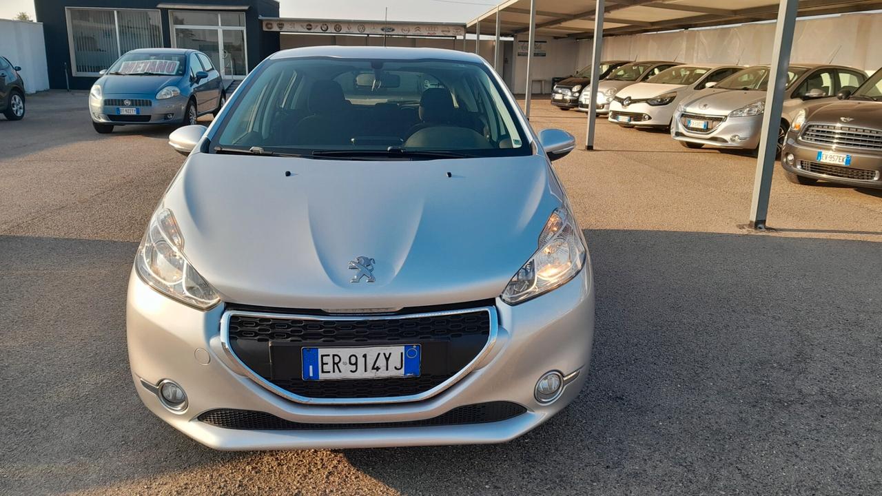 Peugeot 208 1.4 HDi 68 CV 5 porte Allure