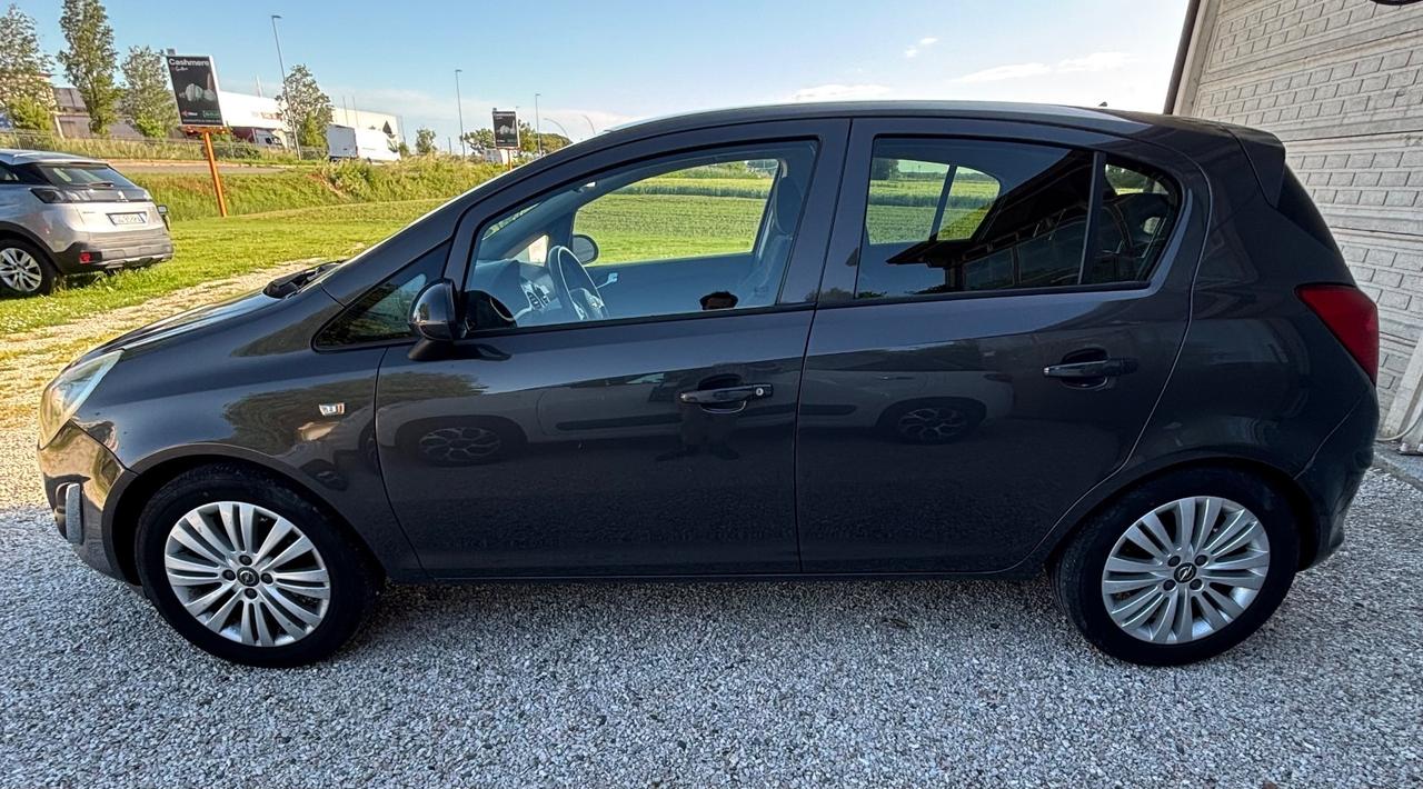 Opel Corsa 1.2 85CV 5 porte GPL-TECH Edition