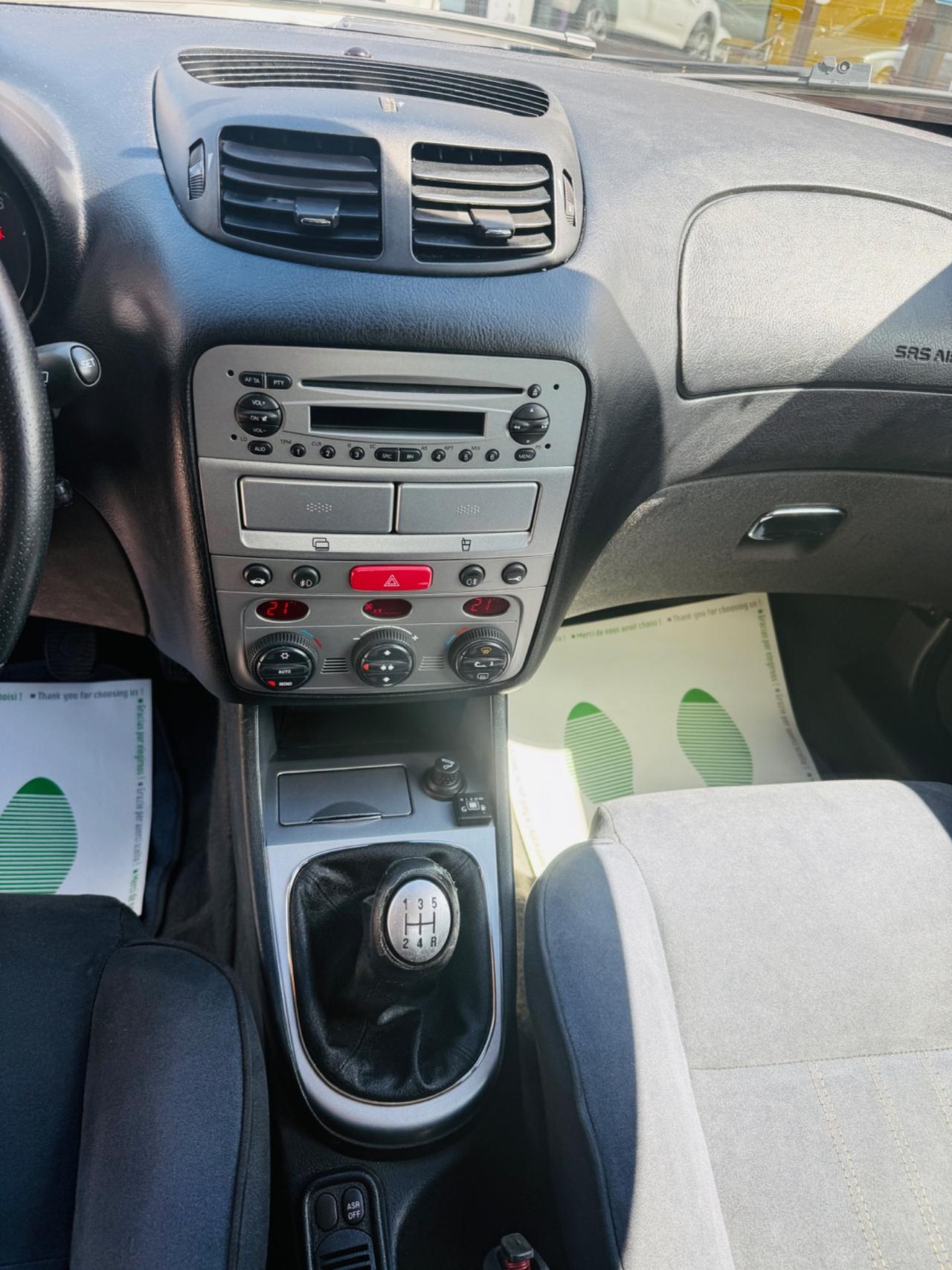 Alfa Romeo 147 1.6 B/GPL 16V Distinctive