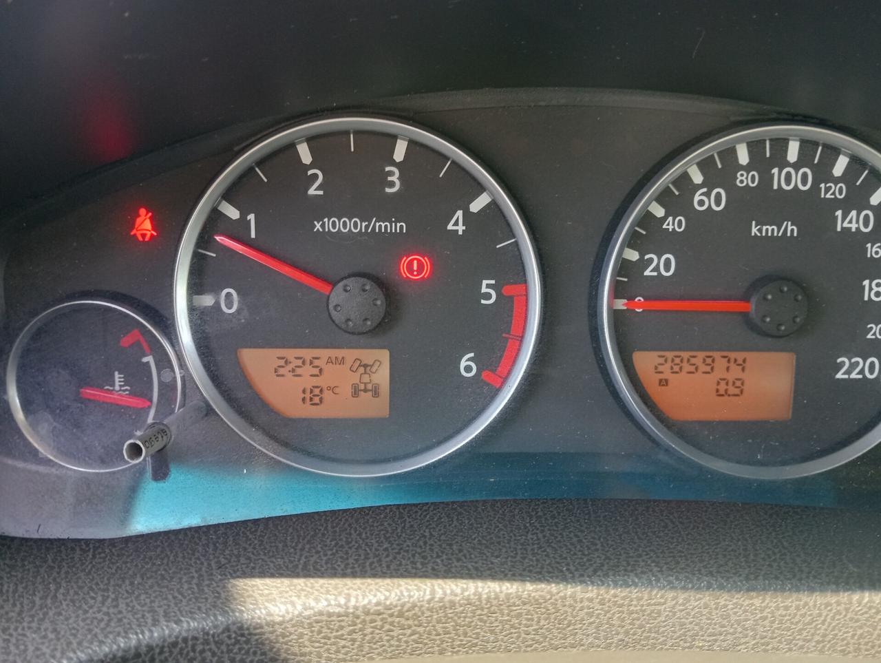 Nissan Pathfinder 2.5 dCi SE gancio traino a libretto
