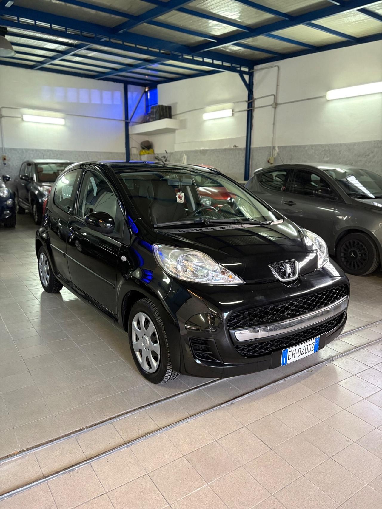 Peugeot 107 AUTOMATICA 1.0 BENZ 5 porte