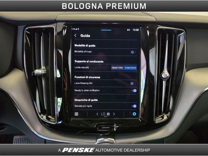 Volvo XC60 B4 (d) AWD automatico Core