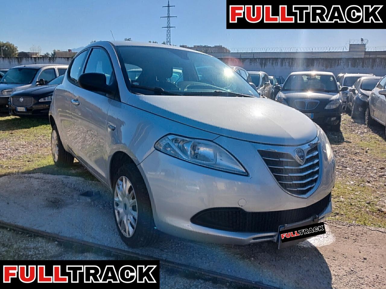 Lancia Ypsilon 0.9 TwinAir 85 CV 5 porte Metano Ecochic Silver