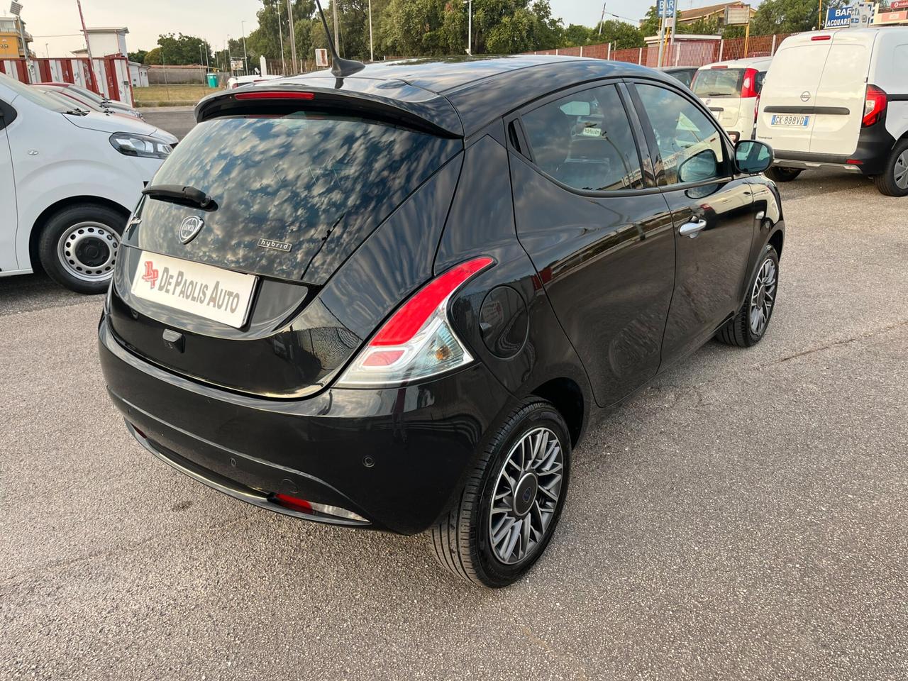 Lancia Ypsilon 1.0 FireFly 5 porte S&S Hybrid Gold Plus