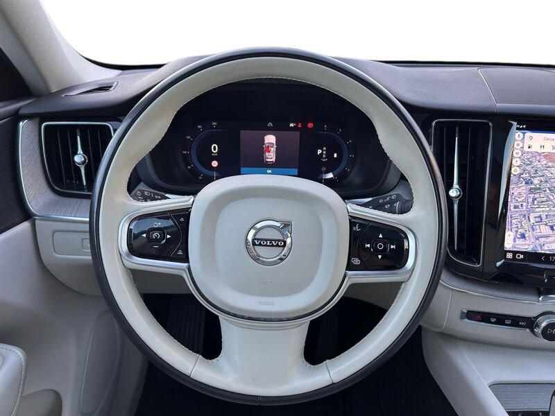 Volvo XC60 B4 197+14 CV Mild Hybrid Diesel Automatico Plus Dark N1 Autocarro