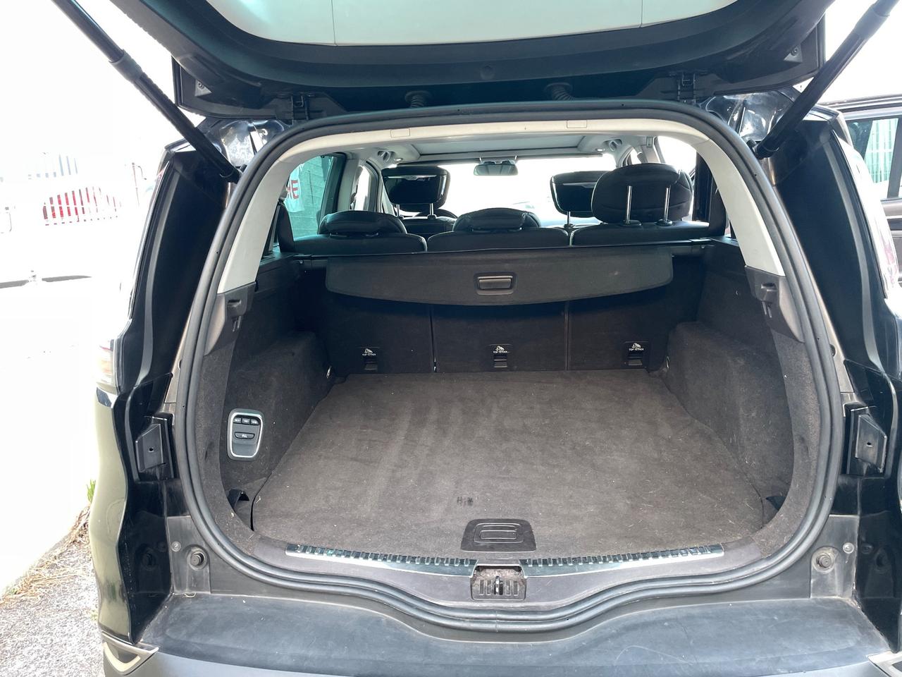 Renault Espace dCi 160CV Initiale Paris 4Control