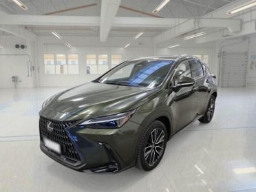 Lexus NX 2.5 Plug-in Luxury 4WD e-CVT