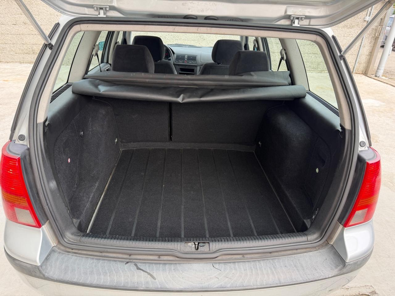 VW GOLF 1.6 BENZINA EURO4 UNI PROP NEOPATENTATI