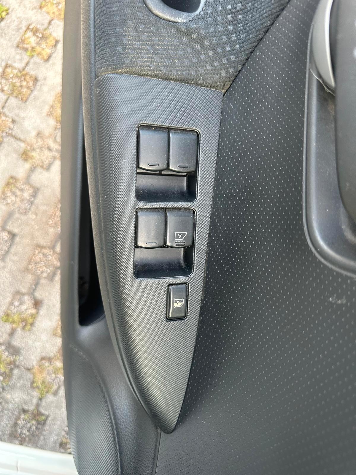 Nissan Note 1.4 16V Tekna-03/2013