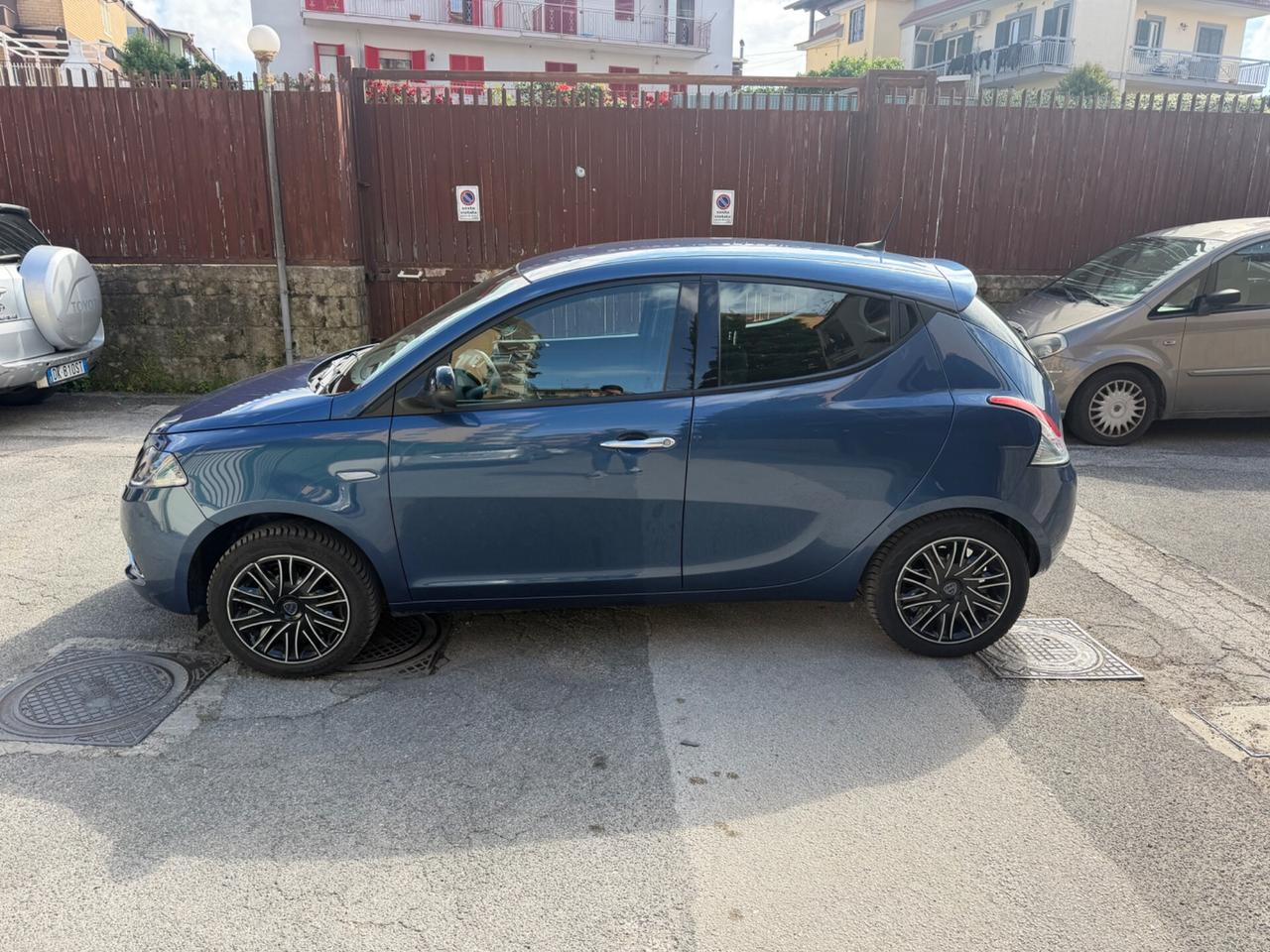 Lancia Ypsilon 1.0 FireFly 5 porte S&S Hybrid Alberta Ferretti