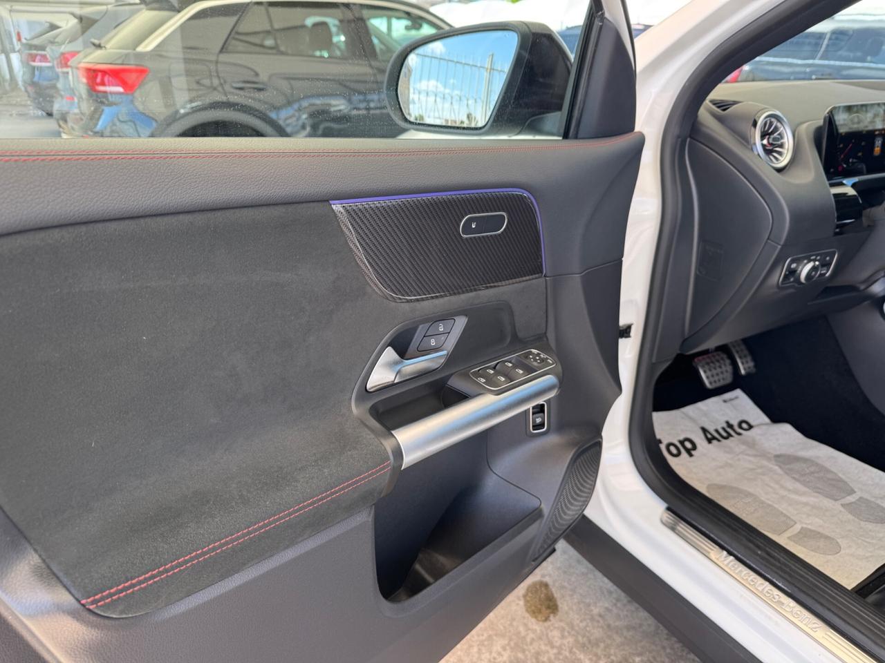 MERCEDES-BENZ GLA 180 d AUTOMATIC. PREMIUM AMG -MY23