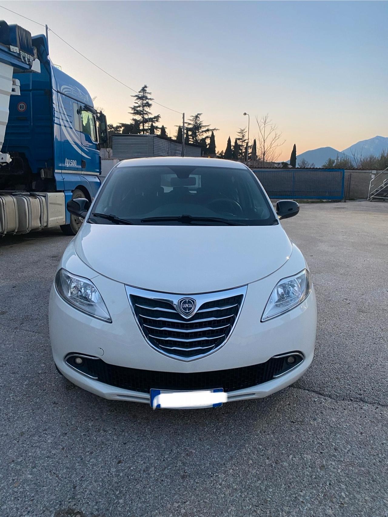 Lancia Ypsilon 1.2 69 CV 5 porte GPL Ecochic Gold