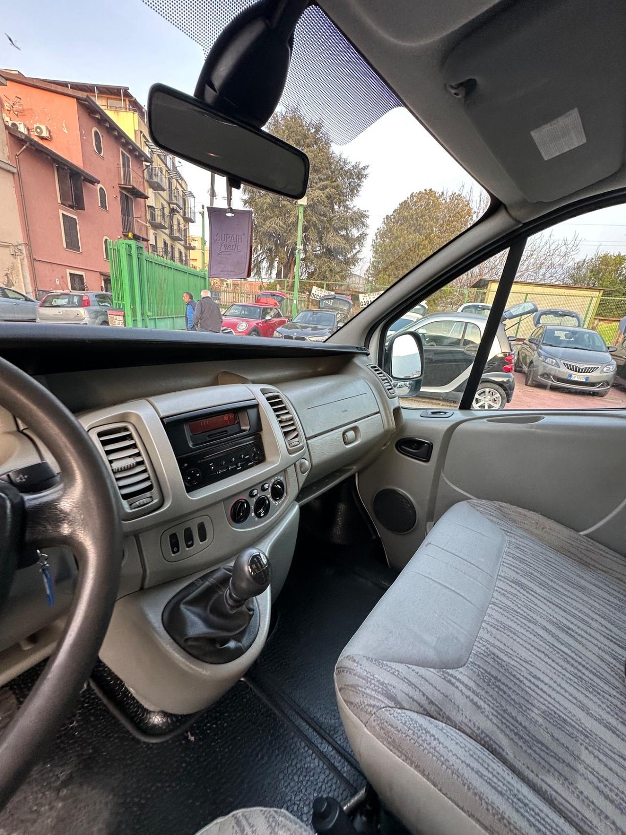 Nissan Primastar C29 2.5 dCi 150CV PC-TN Combi Smart